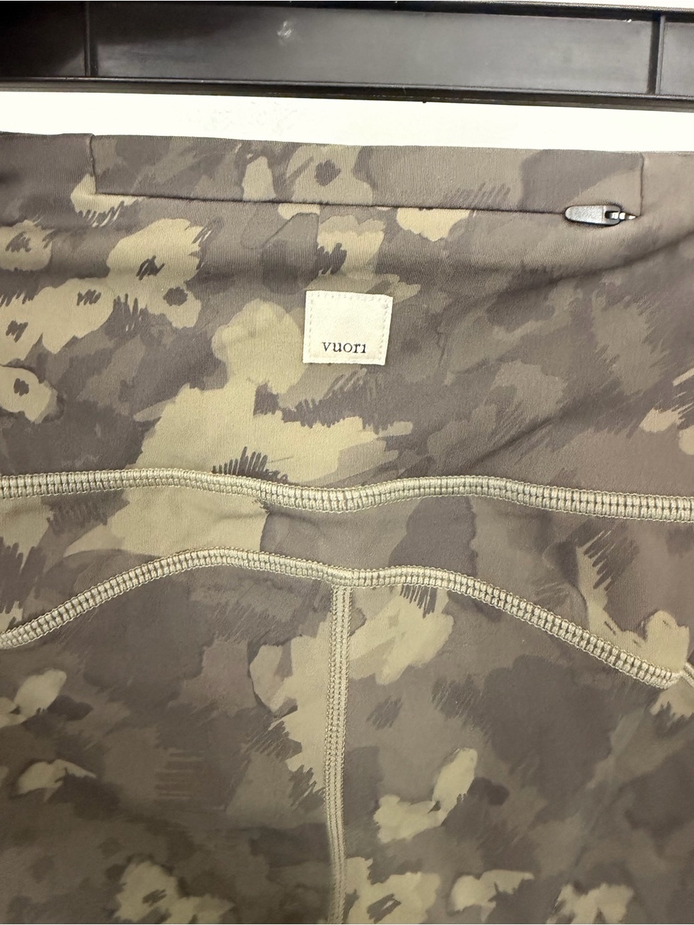 Vuori Stride Legging Oregano Camo Green Size Large - Picture 7 of 7